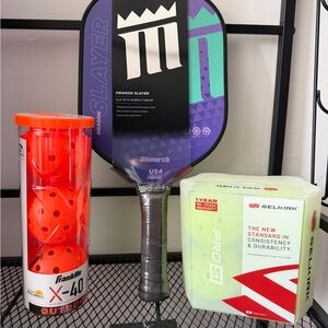Monarch Dragon Slayer Pickleball Paddle with Orange and Yellow Balls NWT